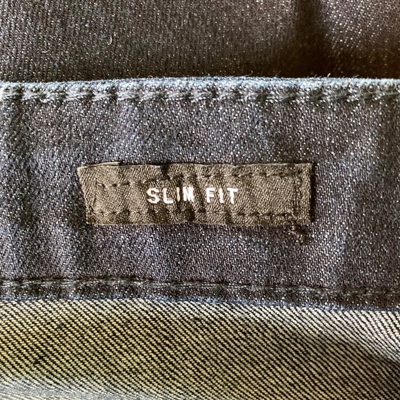 Kenneth Cole gently used dark blue slim fit 30x32 jeans in excellent condition - Picture 6 of 7